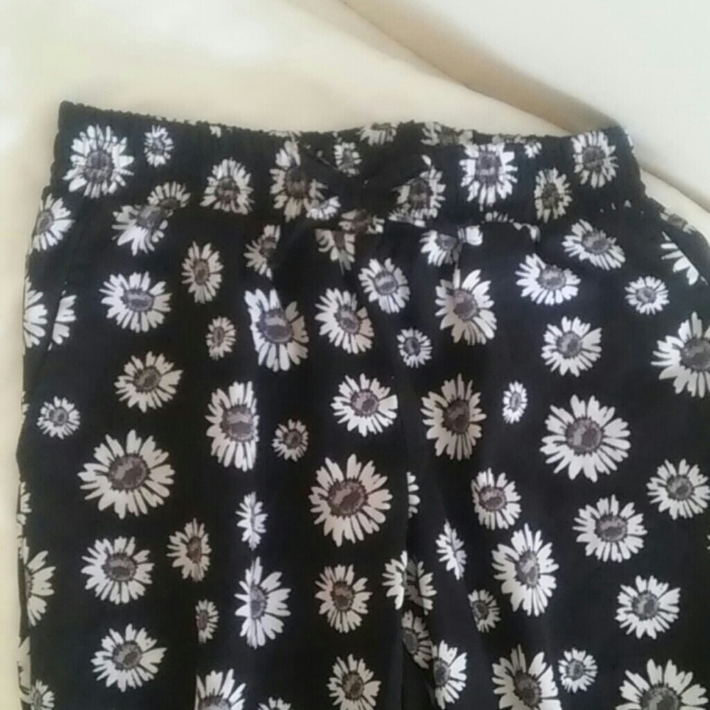 Capri pants - Picture 2 of 5